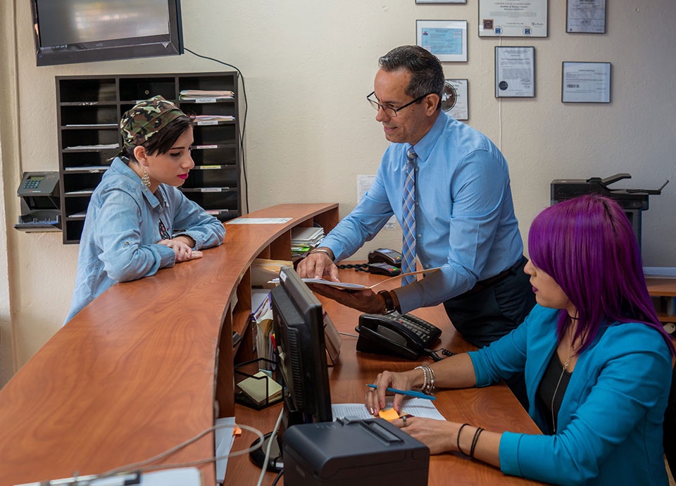 Consejería académica con director de IBC