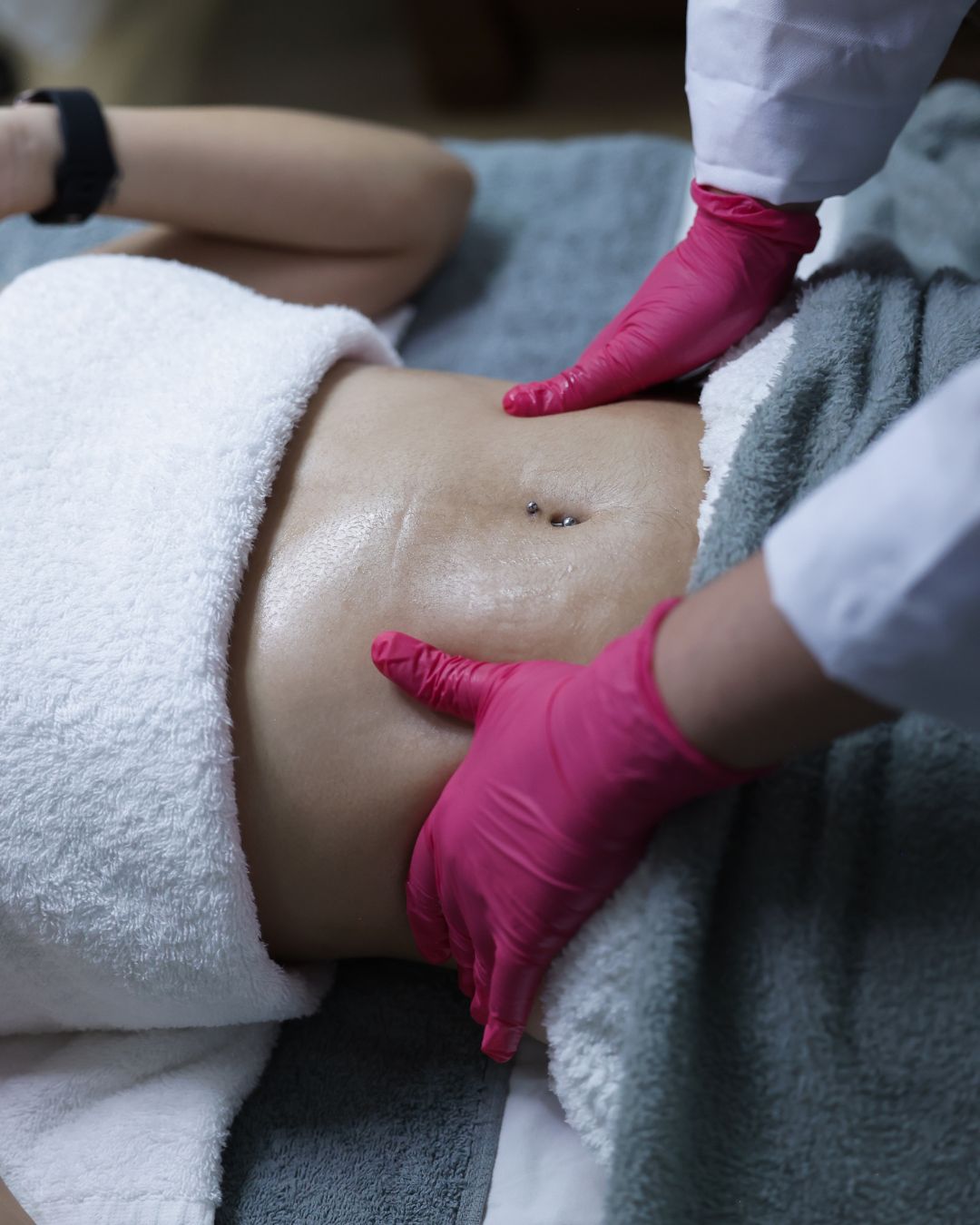 Tratamiento corporal y masaje en el programa de estética